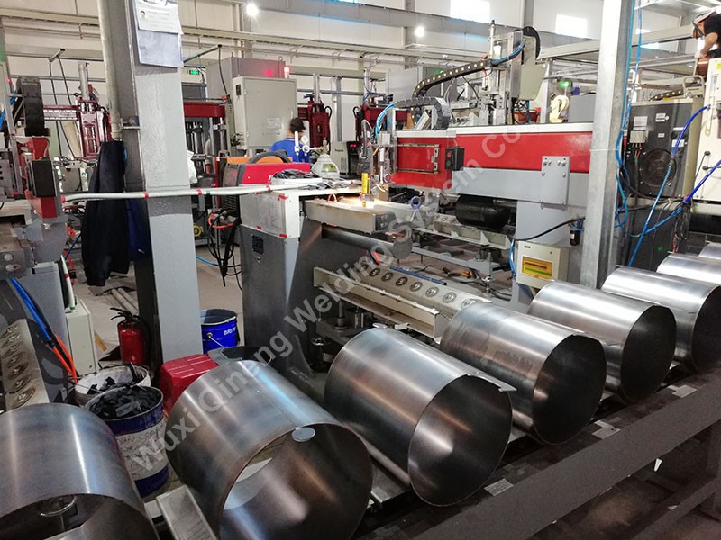 Longitudinal seam welding machine